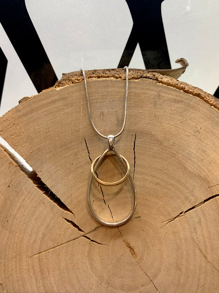 The Elegant Wedding Ring Holder Necklace - A Thoughtful Gift for Docto –  Pavlove Jewelry